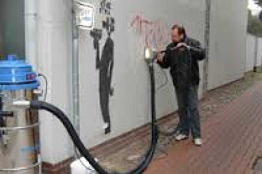 LIMPIEZA DE GRAFFITI