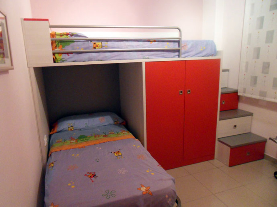 Litera con escalera