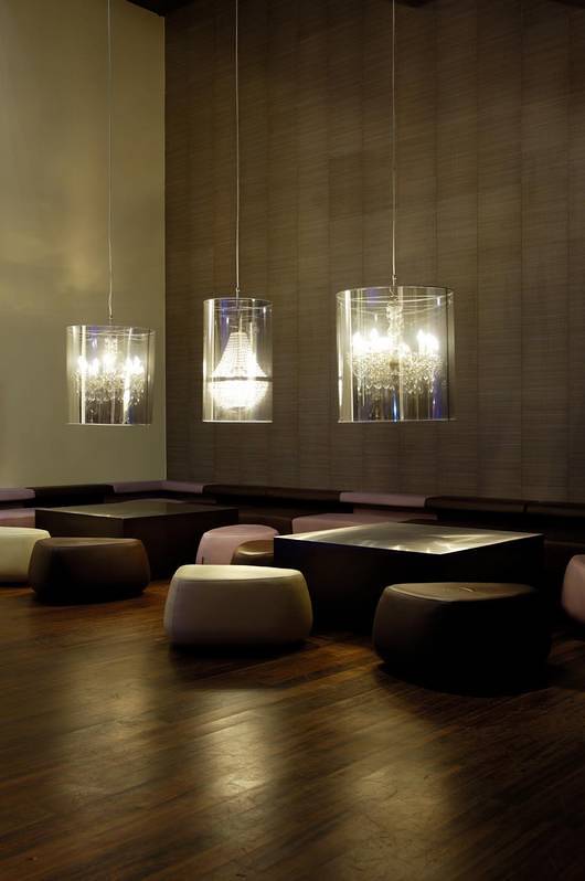 LOUNGE BAR