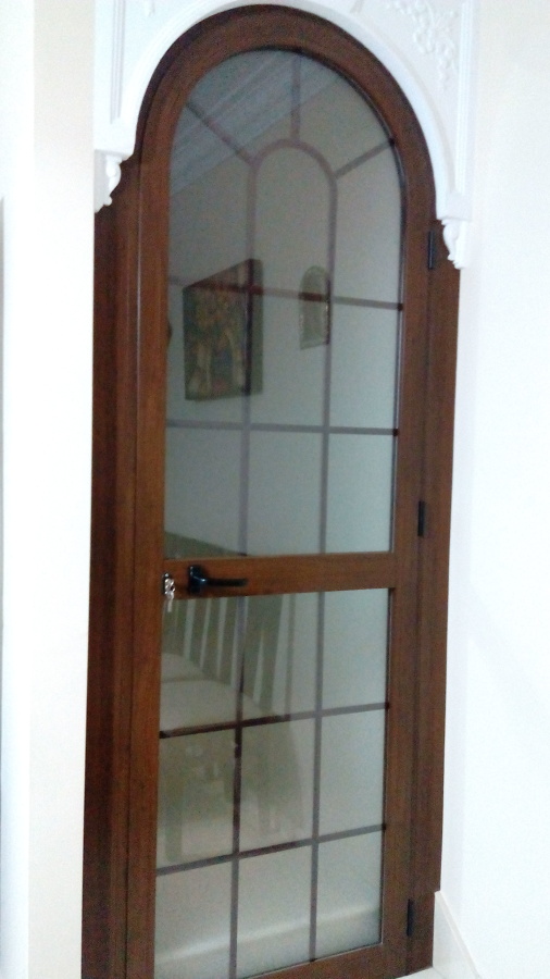 PUERTA ABATIBLE 