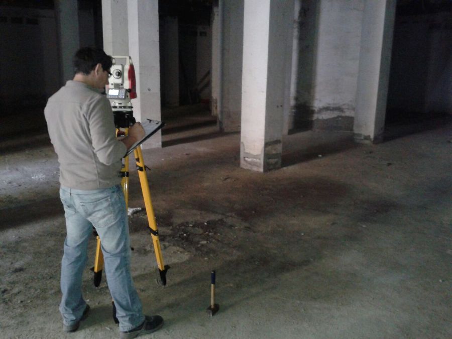 Medición de interior para diseño de parking