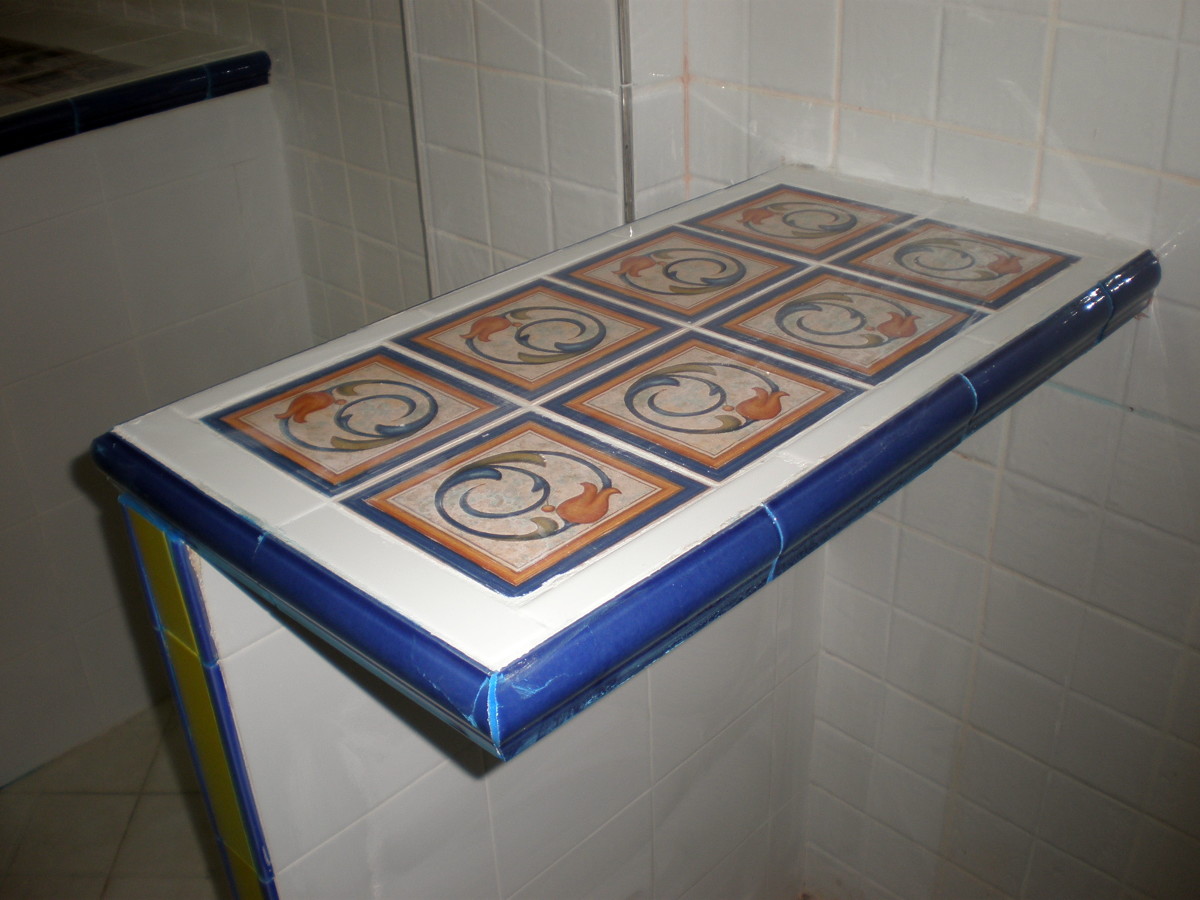 MESA  DE COCINA "EN VOLADIZO"