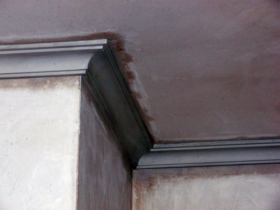 Moldura media caña grande.
