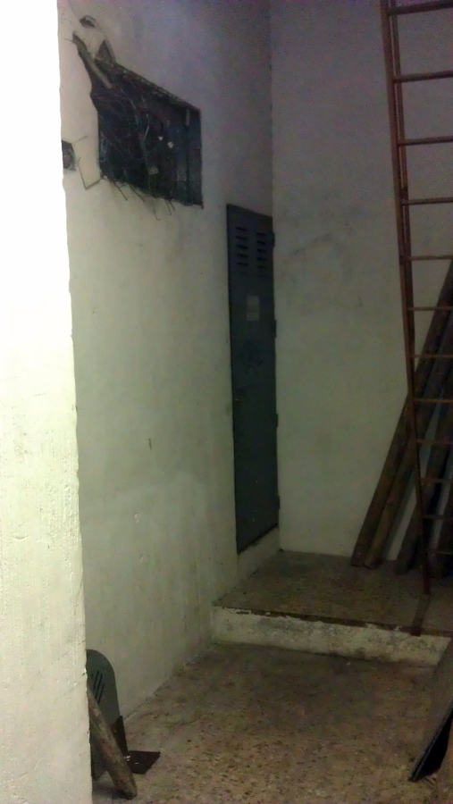 Foto: Escalera Metálica y Madera para Acceso a Cubierta. de