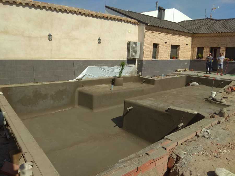 piscina manzaneque