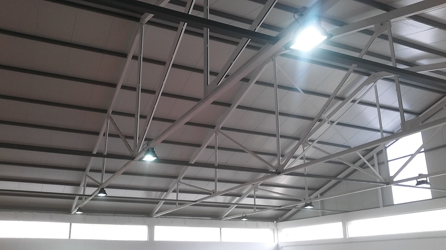 iluminacion proyectores led polideportivo