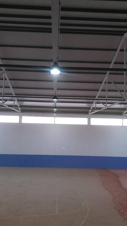 iluminacion proyectores led polideportivo