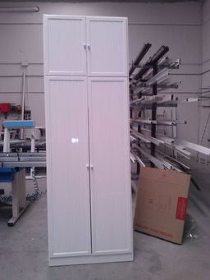 mueble de aluminio