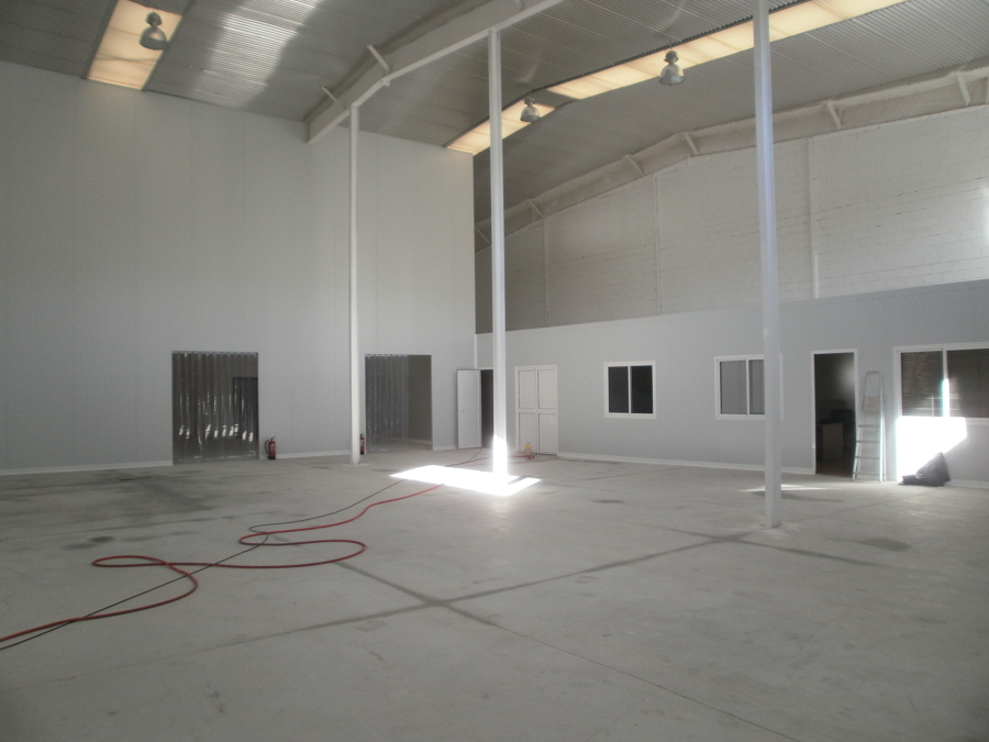 Nave industrial en Cajiz (Málaga)