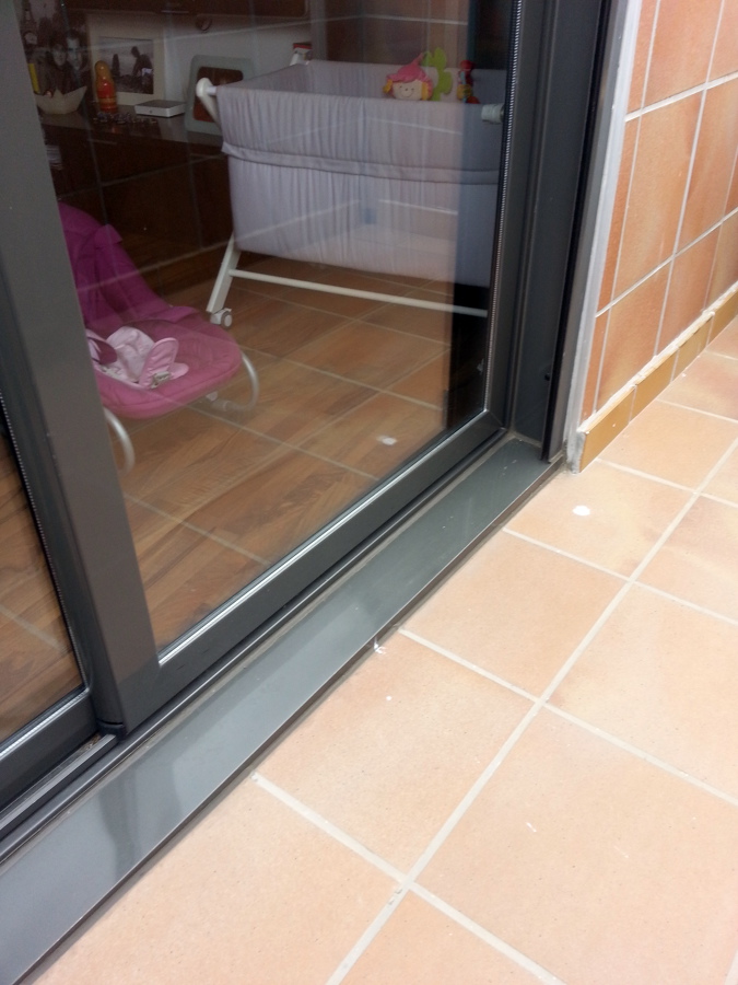 Ventana corredera ral 7022
