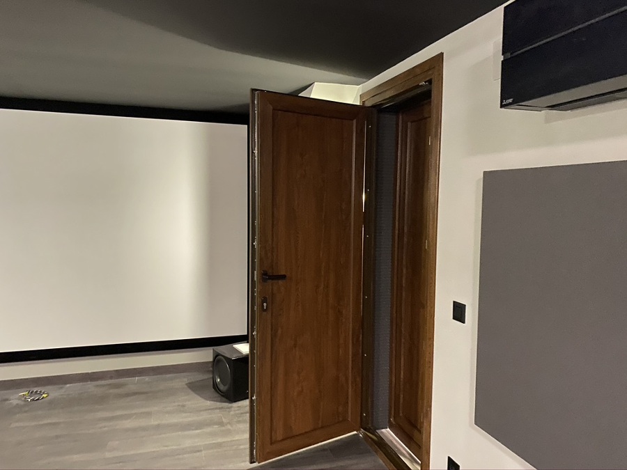 Puertas acústicas