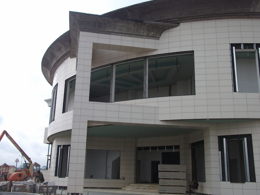 PALACIO CENTRAL DE MONGOMO.GUINEA ECUATORIAL.