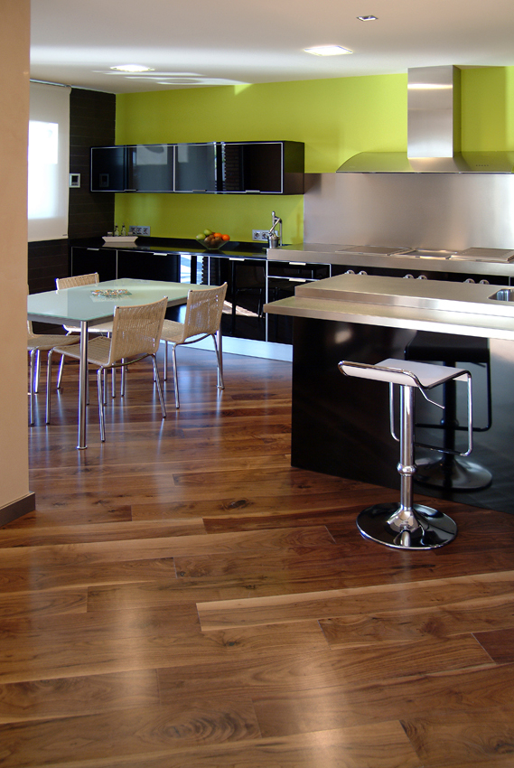Parquet flotante en madera de Nogal