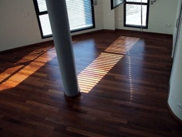 PARQUET FLOTANTE MERBAU