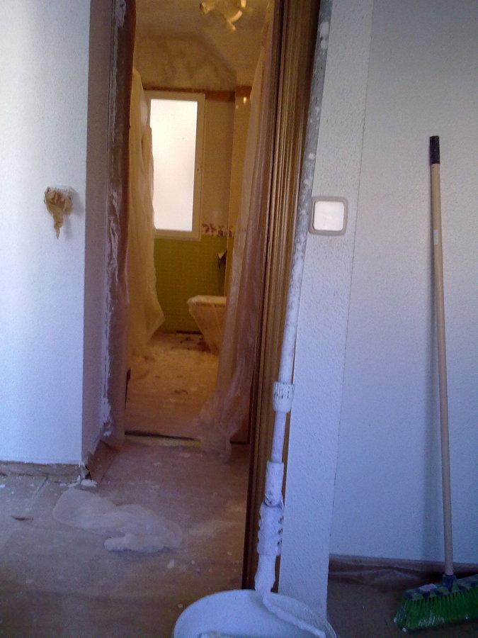 Pasillo y baño
