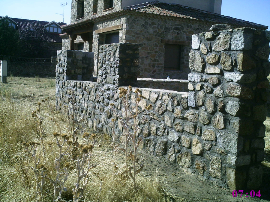 Foto Pelayos del Arroyo,Segovia, Muros de Santiago Cristobal 275267