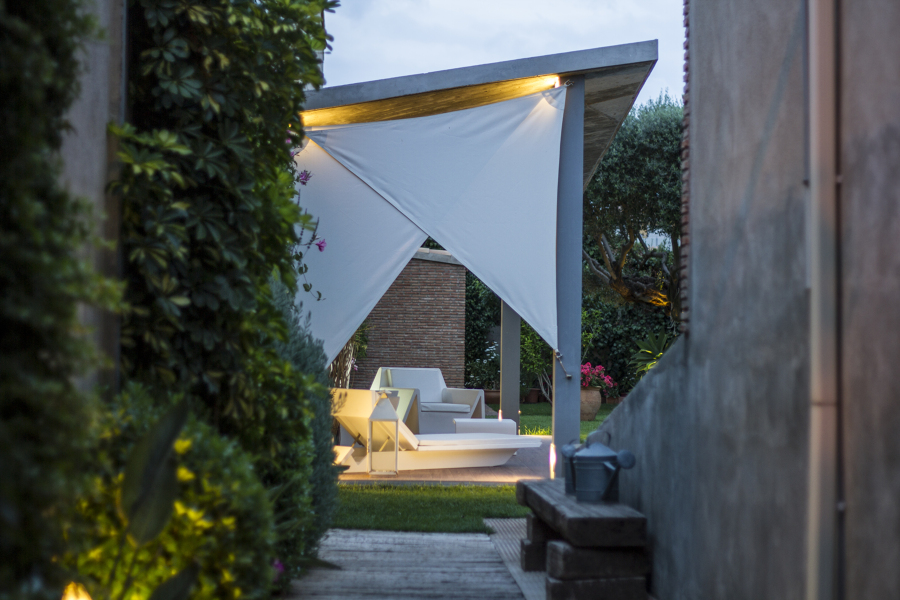 Pérgola en jardín