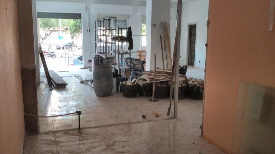 Reforma bajo comercial