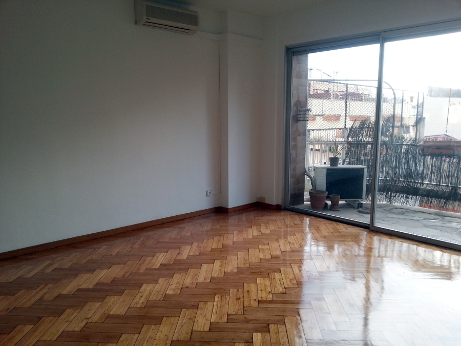 pintar paredes y pulir parquet