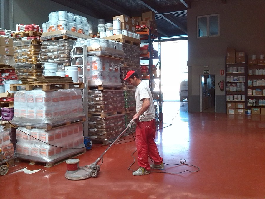 Pintura de poliuretano en pavimento