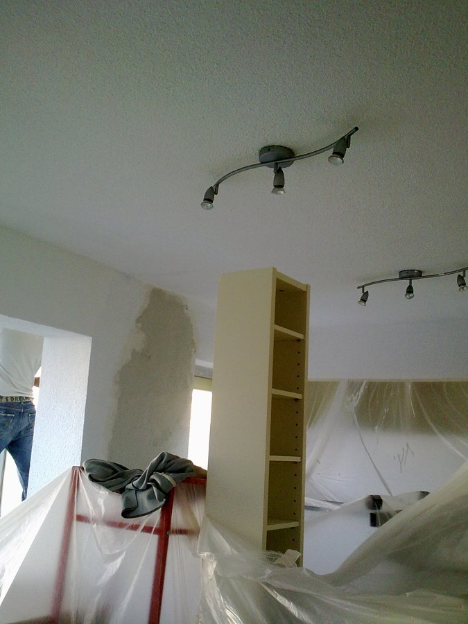 Foto Picado de Pared y Aplicación de la Resina. de RVN Reformas y