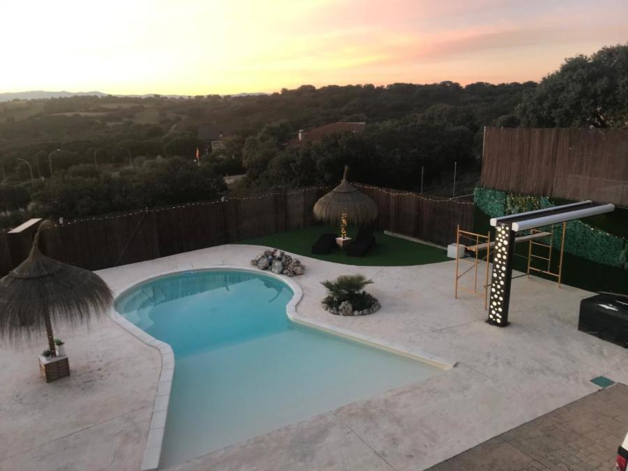 Piscina forma llave