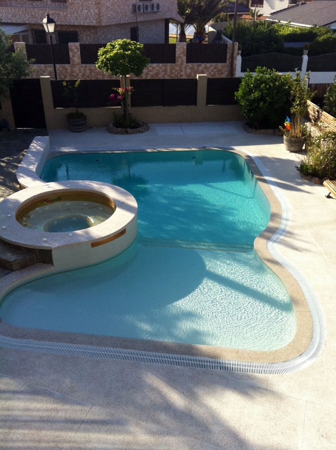 PISCINA 1