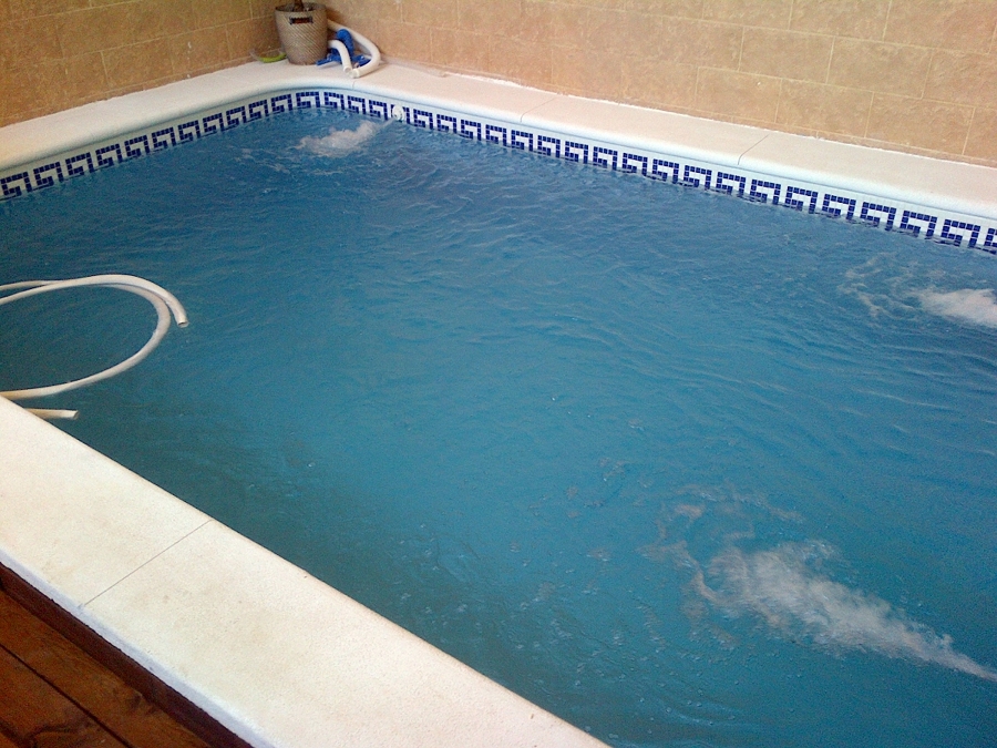 PISCINA ADOSADA