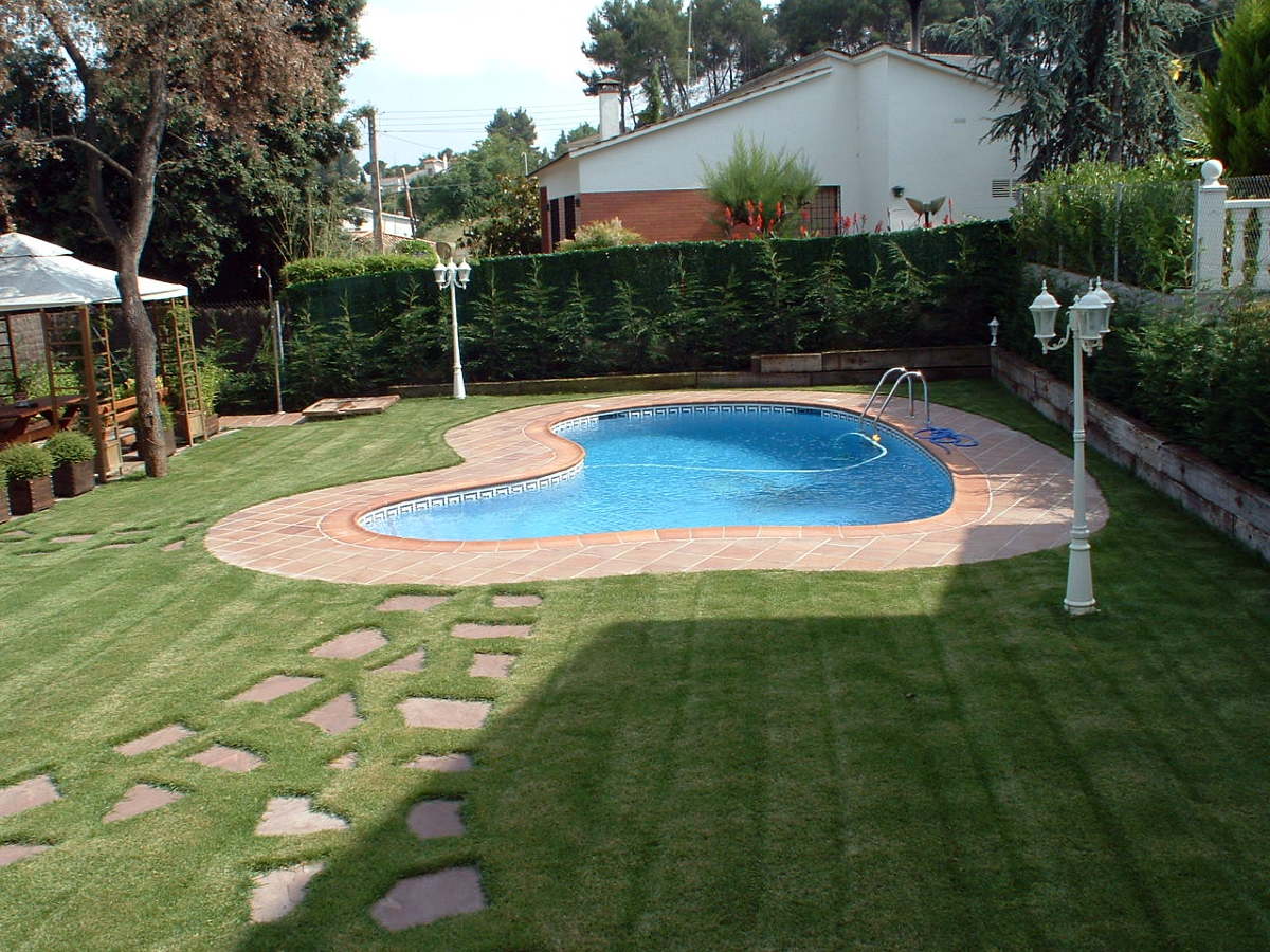 PISCINA DE DISENY
