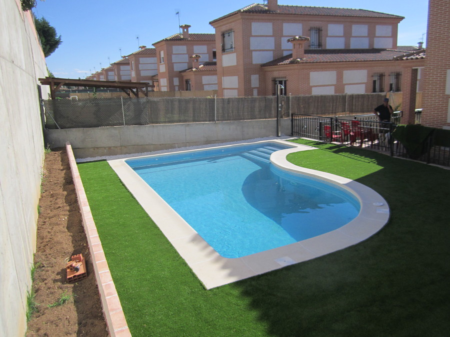 PISCINA DE OLIAS DEL REY