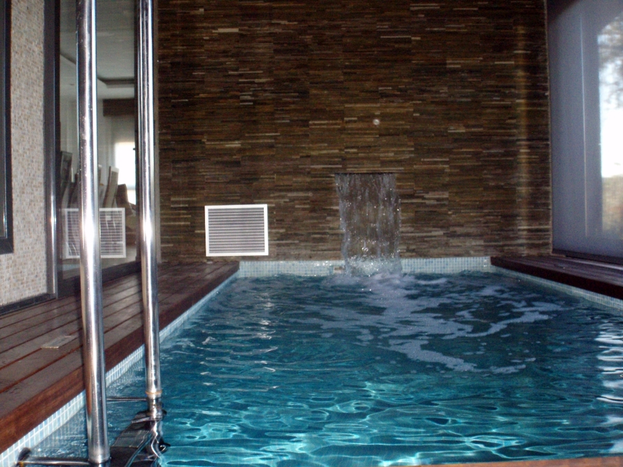 Piscina interiior