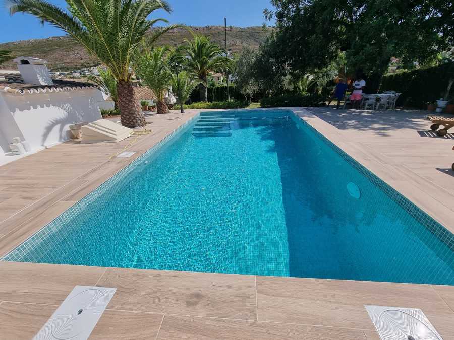 Obra nueva piscina terminada Javea