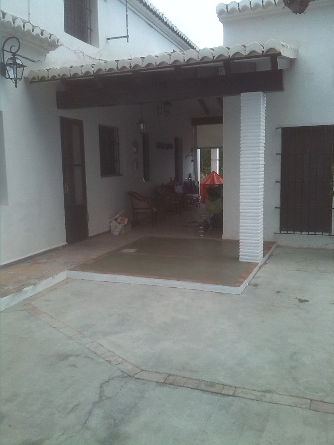 Porche de la entrada de la casa