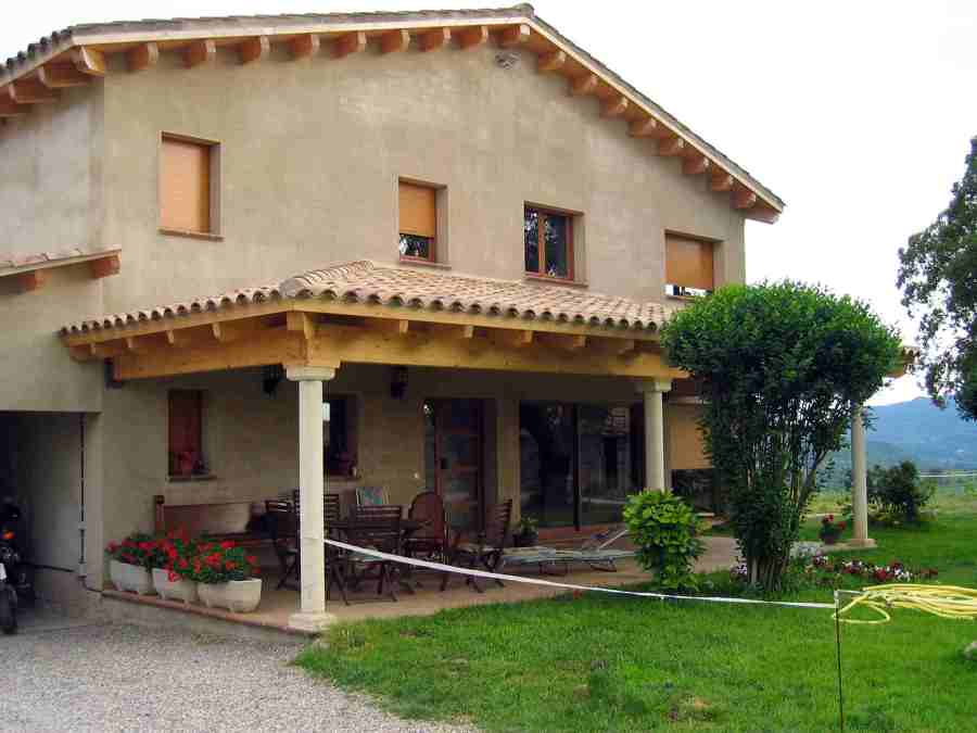 Porche rustico en masia
