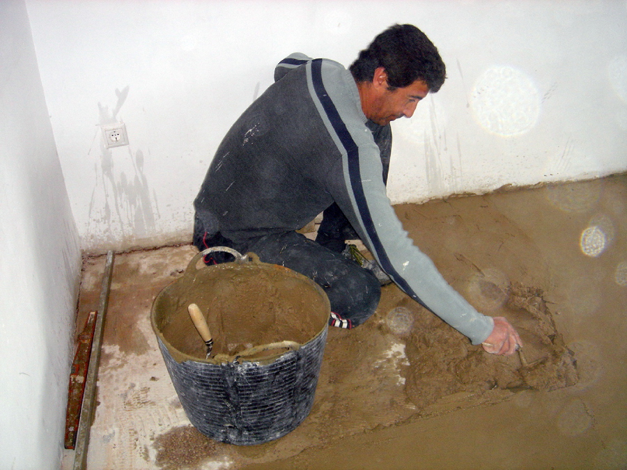 preparando afirmado para pavimentar