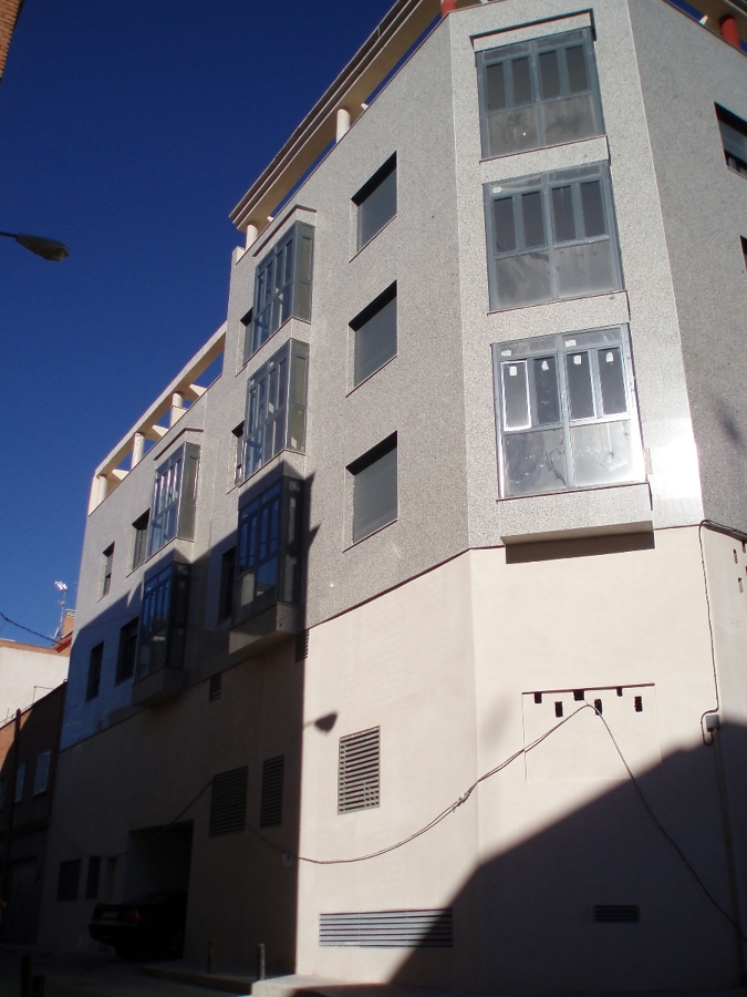 PROMOCIÓN 39 VIVIENDAS + LOCALES + GARAJES Y TRASTEROS