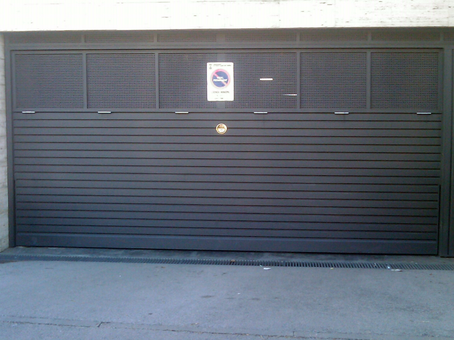 PUERTA BASCULANTE