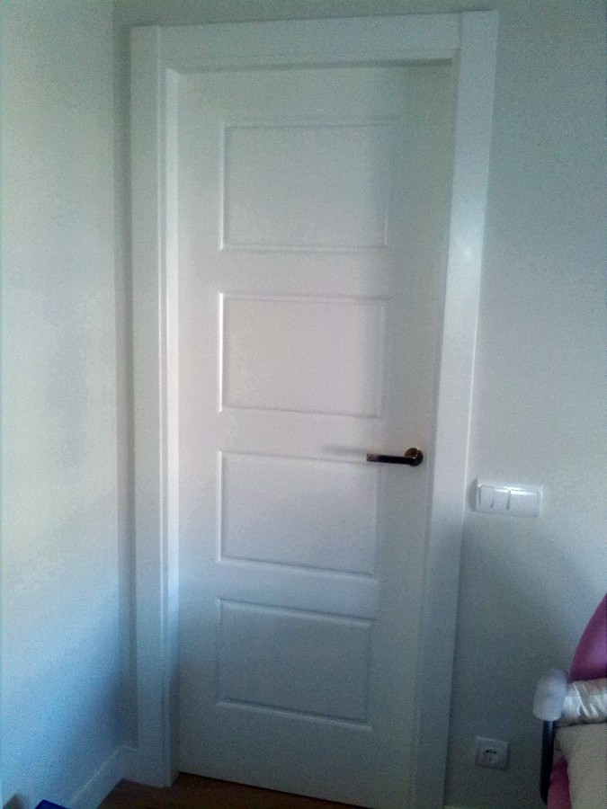 puerta ciega lacada