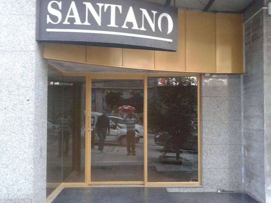 puerta color oro