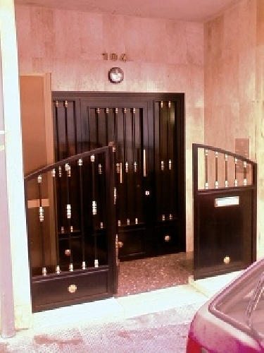 Puerta de Comunidad