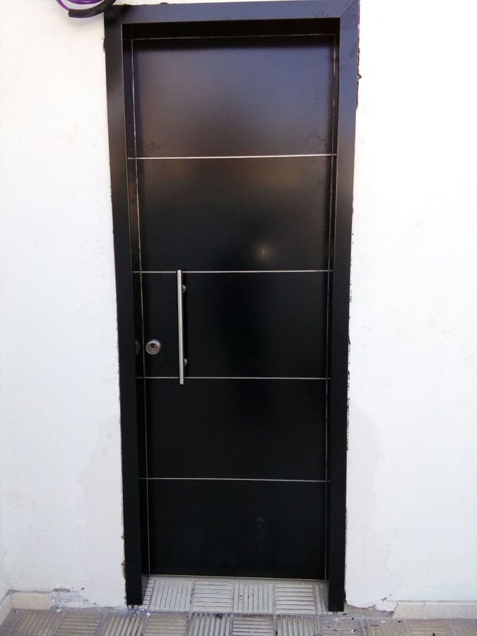 Puerta acorazada