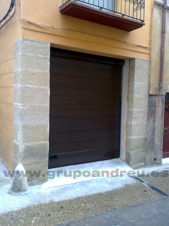 Puerta garaje seccionable