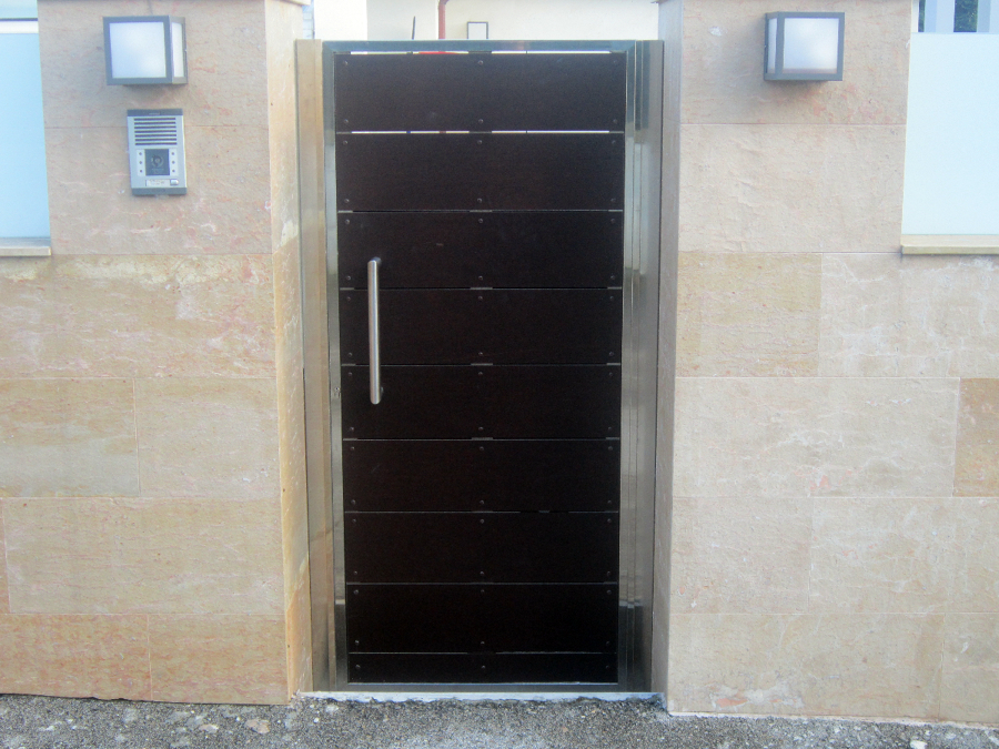puerta peatonal