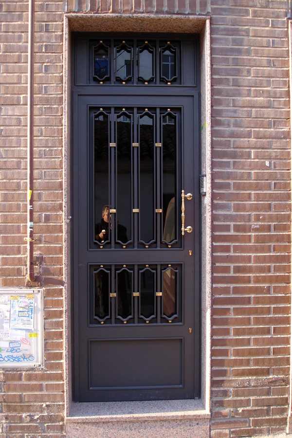 Puerta portal.