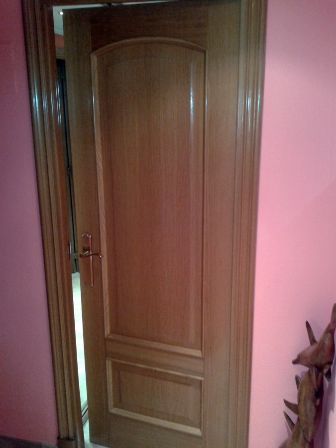PUERTA ROBLE