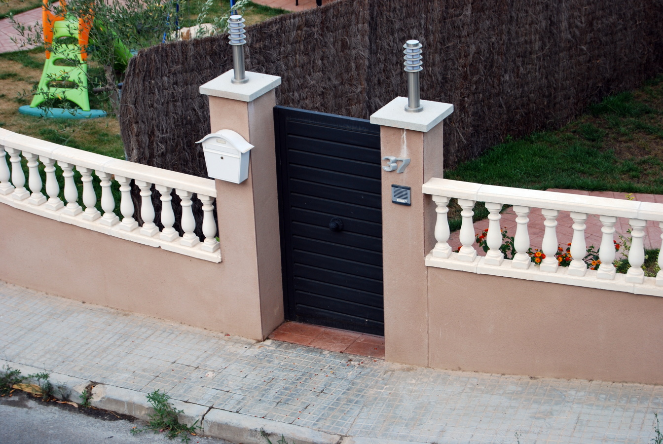 PUERTA VALLA