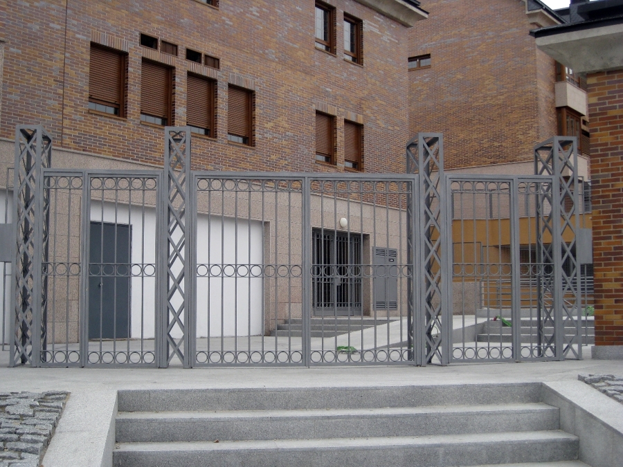 PUERTAS DE ACCESO