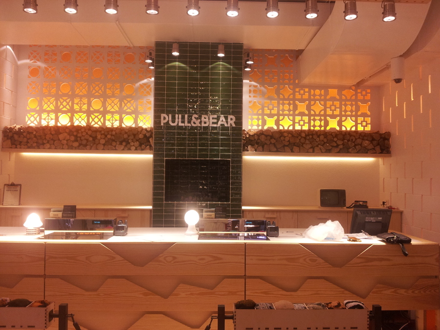 PULL & BEAR