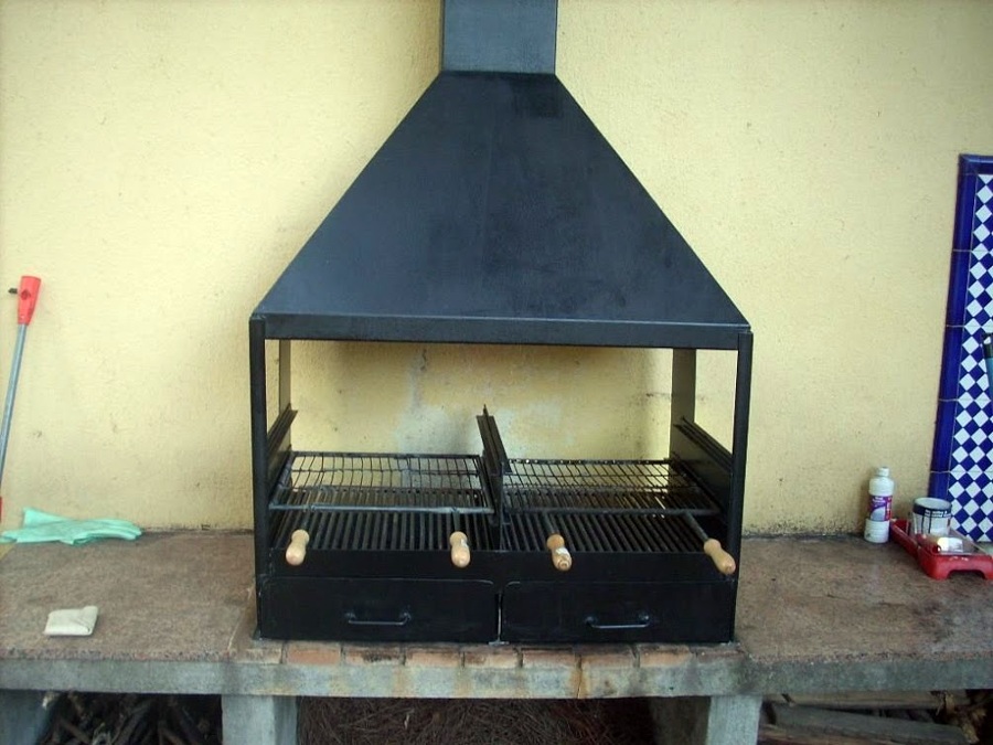 Reconstrucción de una Barbacoa Metálica