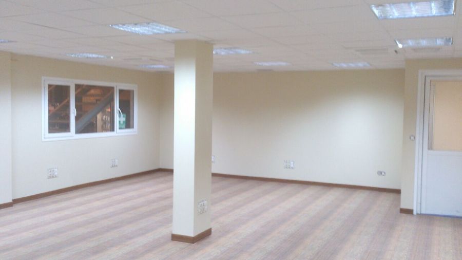 Reforma de oficinas en nave de Avilés